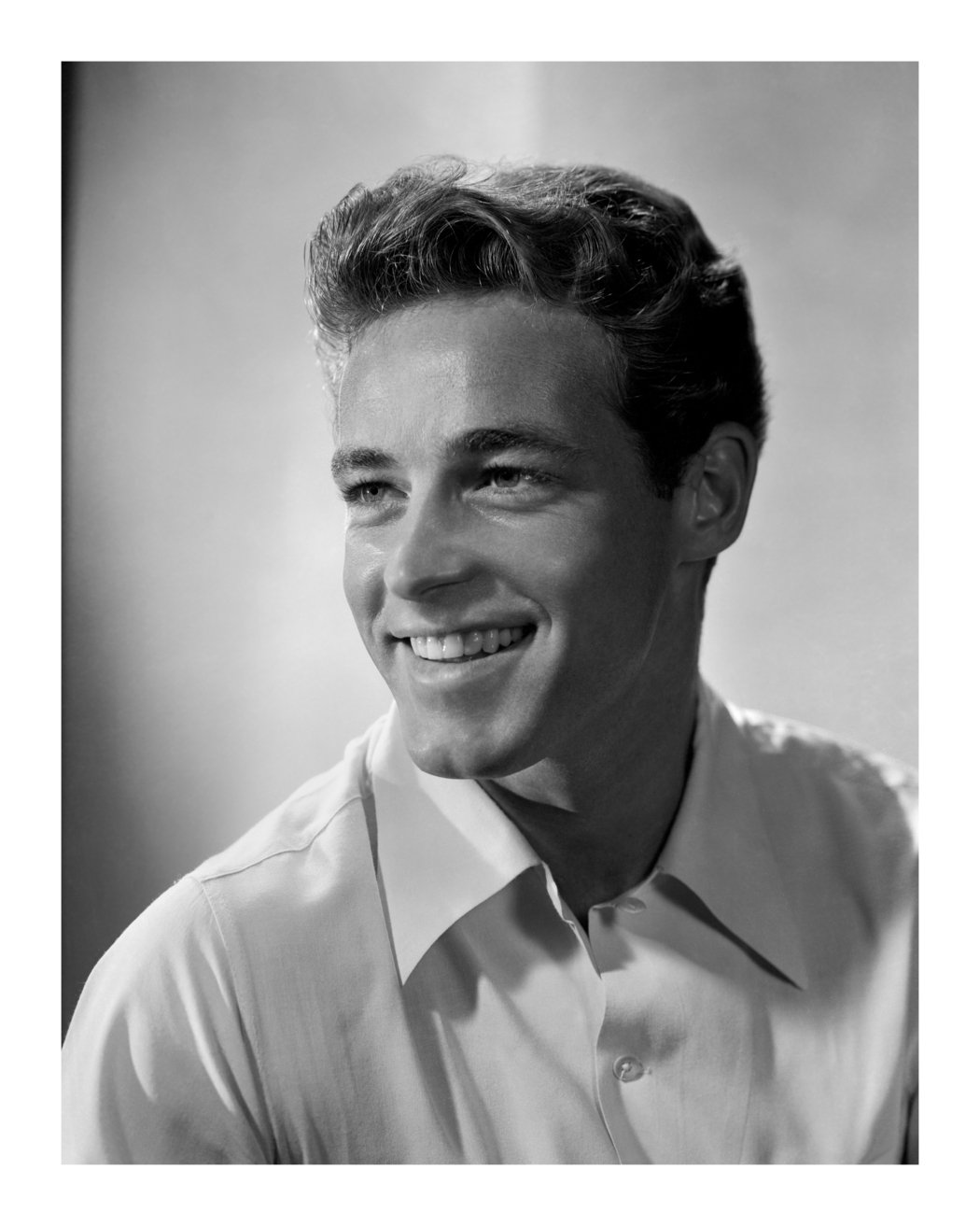 Globe Photos Entertainment & Media Close-up of Guy Madison - Unframed